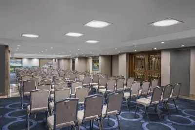 DoubleTree by Hilton Istanbul Gayrettepe - Photo 2