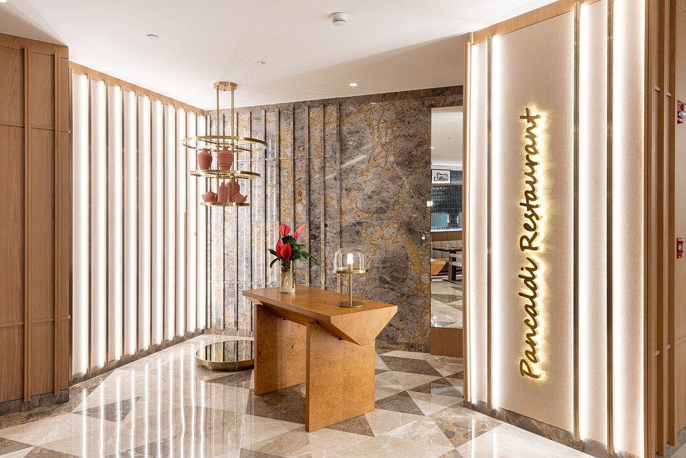 Ramada Plaza by Wyndham Istanbul City Center - Photo 1