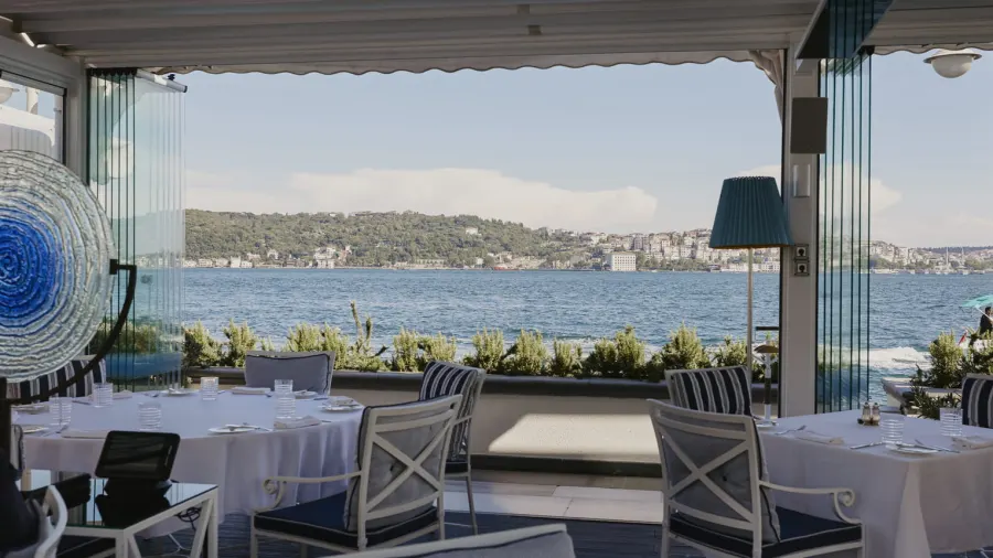 Four Seasons Hotel Istanbul at the Bosphorus - Fotoğraf 12