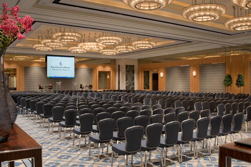 Four Seasons Hotel Istanbul at the Bosphorus - Photo 16