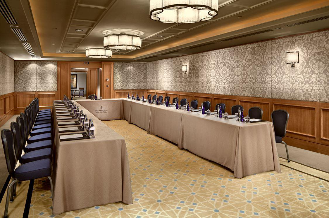 Four Seasons Hotel Istanbul at the Bosphorus - Photo 26