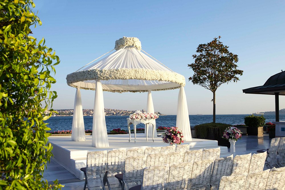 Four Seasons Hotel Istanbul at the Bosphorus - Photo 41