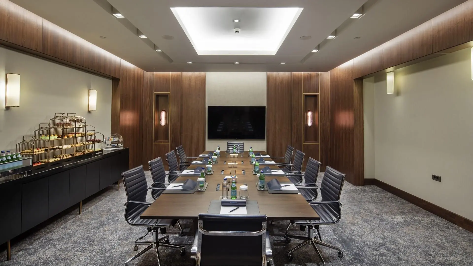 Hilton Istanbul Maslak - Photo 6