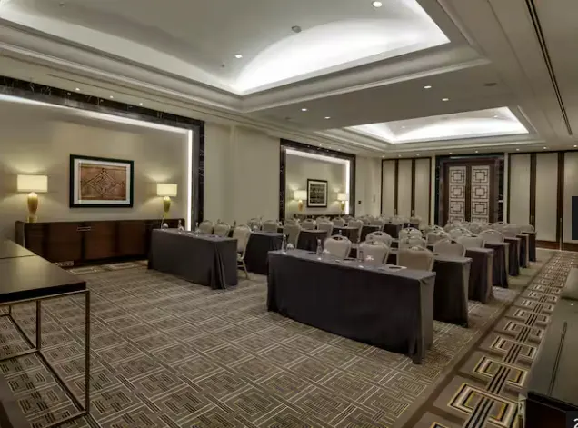 Hilton Istanbul Bomonti Hotel & Conference Center - Fotoğraf 1