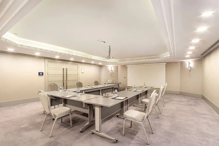 Wyndham Grand Istanbul Kalamis Marina Hotel - Fotoğraf 10