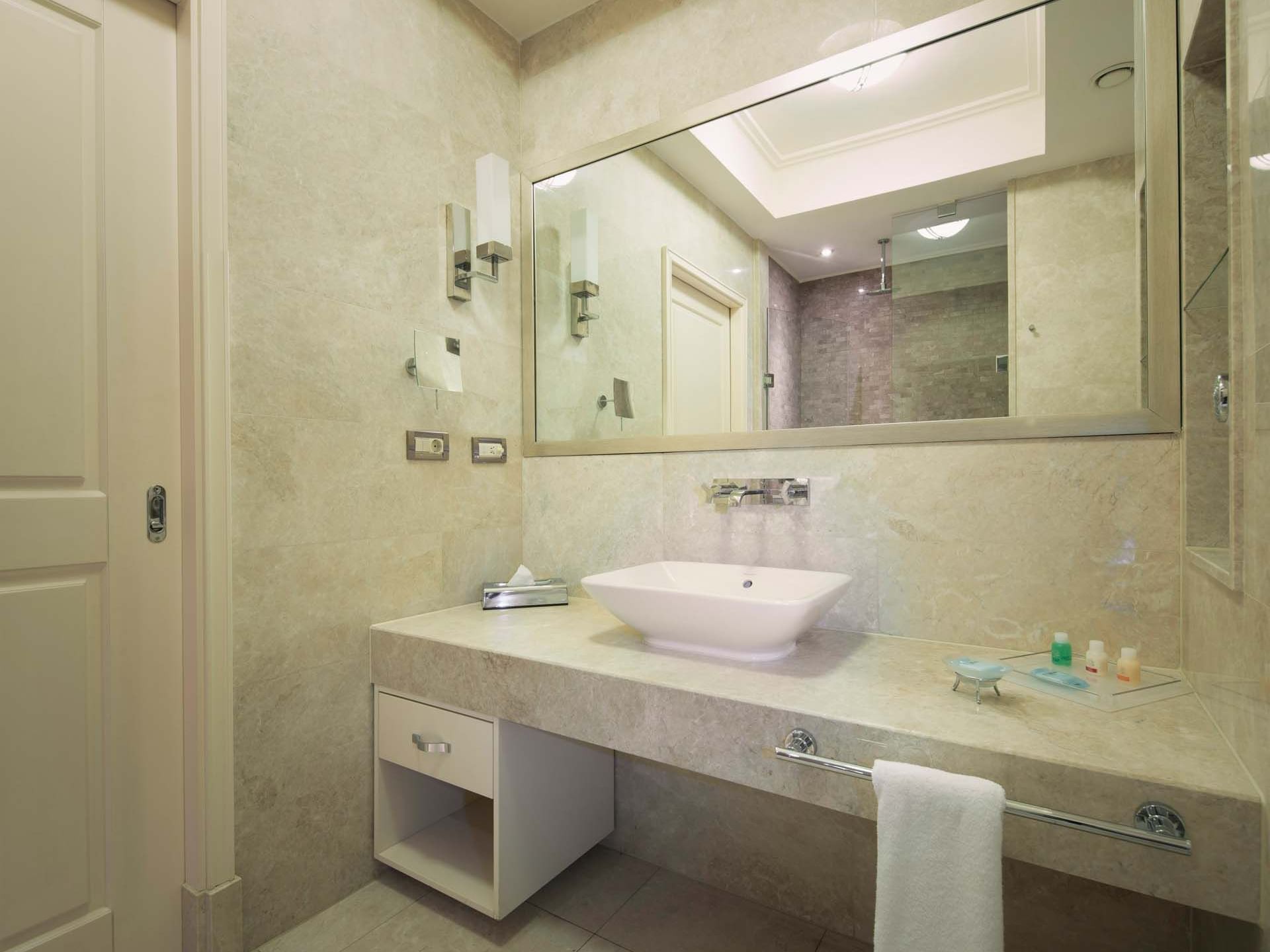 Titanic Business Kartal - Photo 14