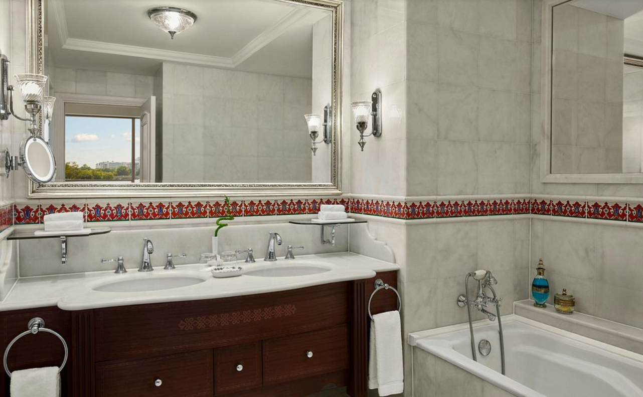 The Ritz-Carlton, Istanbul - Photo 19