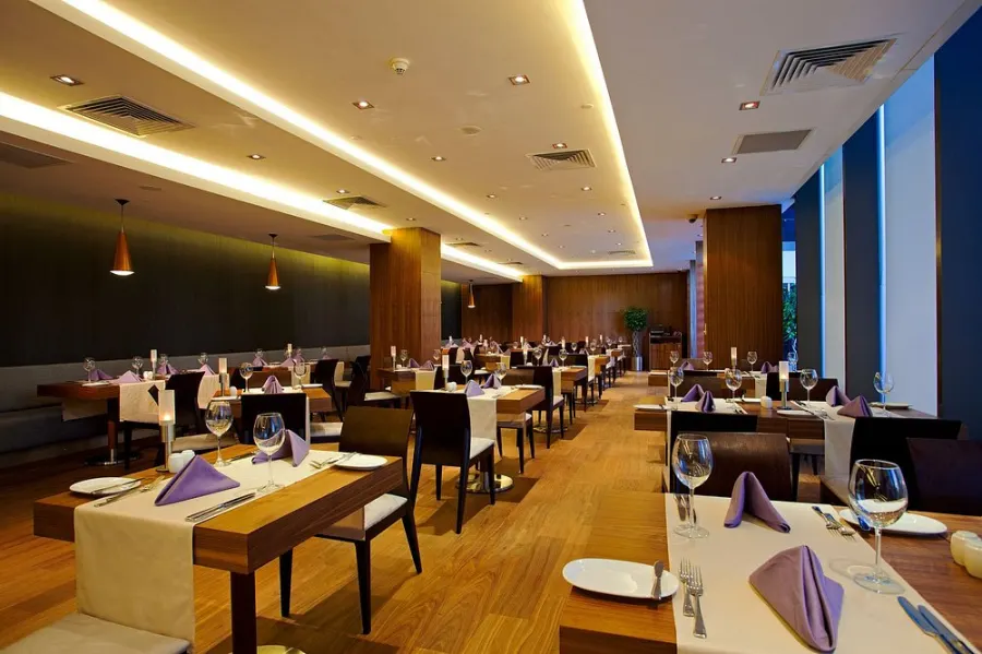 Crown Plaza Hotel Istanbul Harbiye - Fotoğraf 13