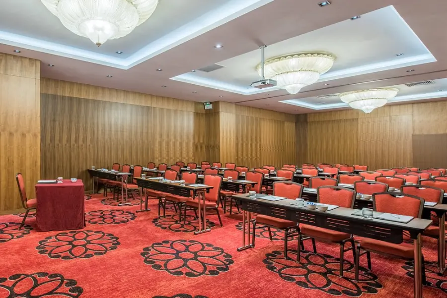 Crown Plaza Hotel Istanbul Harbiye - Fotoğraf 18