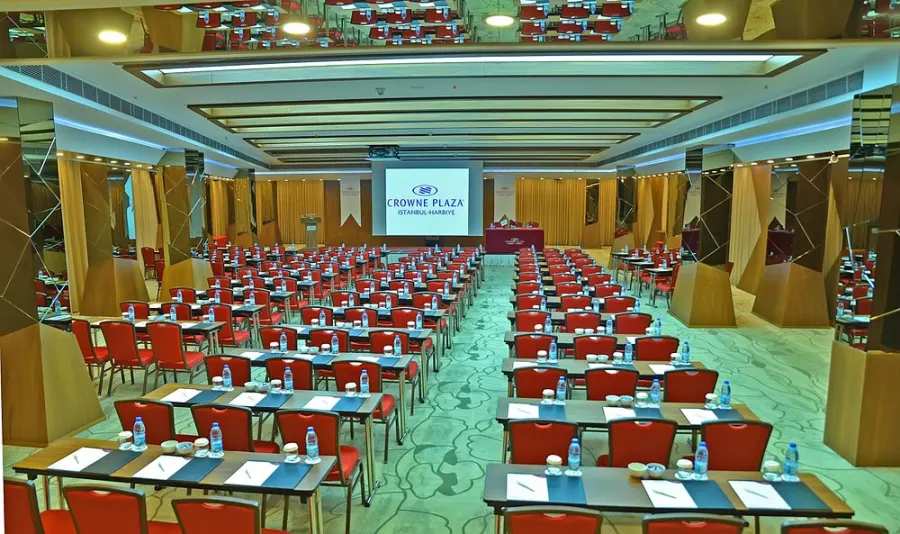 Crown Plaza Hotel Istanbul Harbiye - Fotoğraf 24