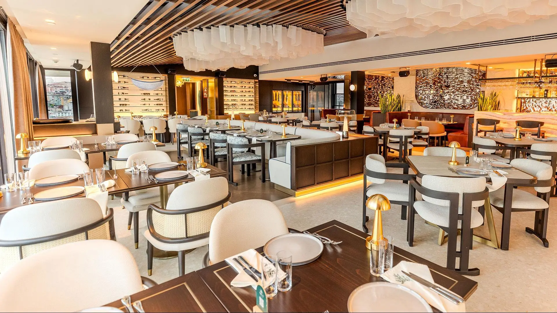 Arca Restaurant & Grill